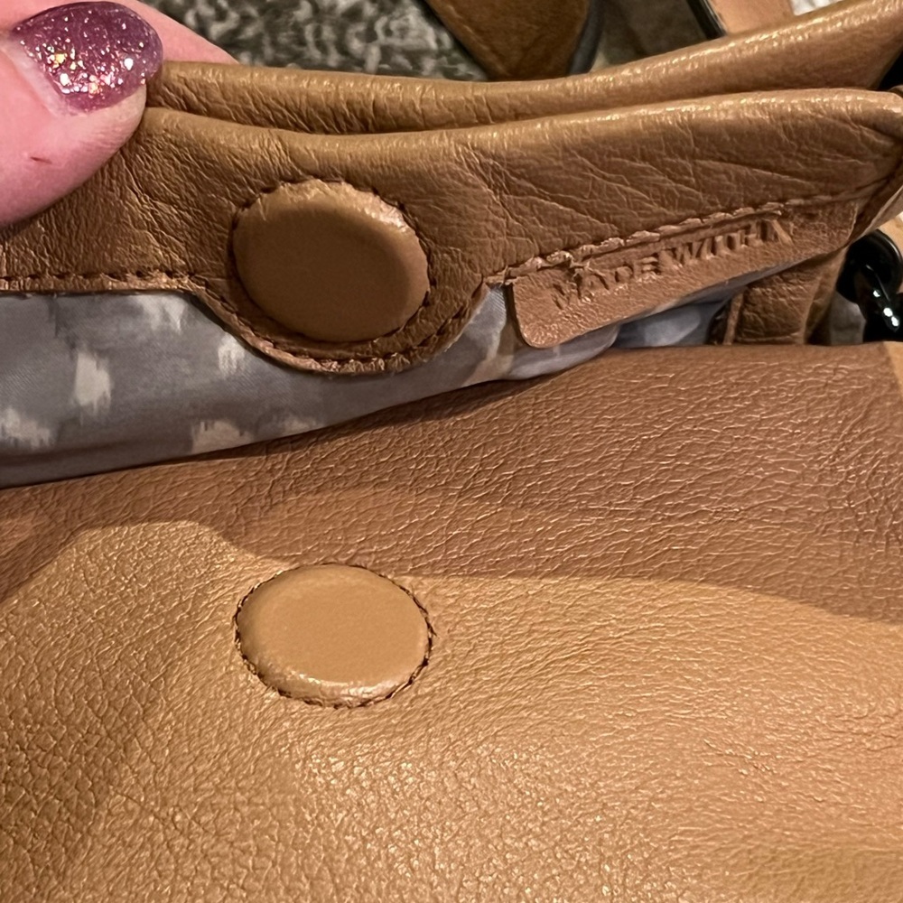 AIMEE Kestenberg Leather"Preston"Mini Crossbody Bag with Patterned Interior - Picture 3 of 15